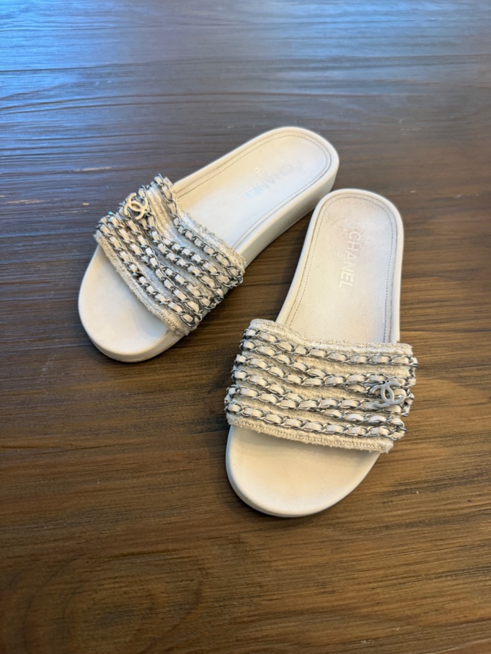 Chanel slides, Size 39